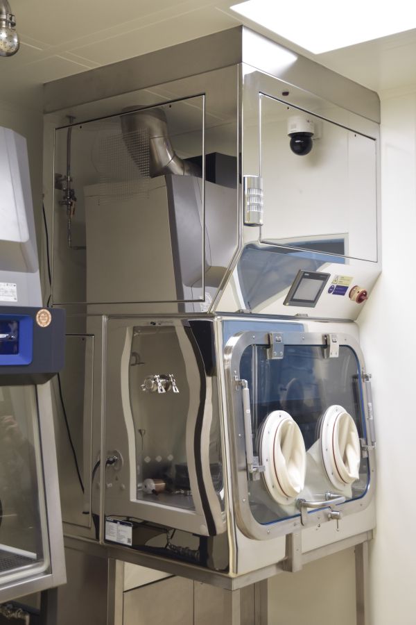 TIMOTEC s.r.o. - Isolator für aseptische Arbeiten 